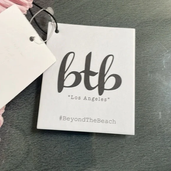 Beyond the Beach Raffia clutch - Picture 9 of 14